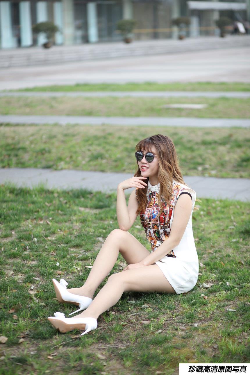 奈丝写真 NO.058 坐好了，大白腿！–高高 [34P+309M]