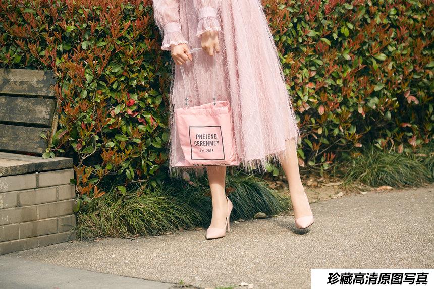 奈丝写真 NO.039 人比花娇-露露 [33P+408M]