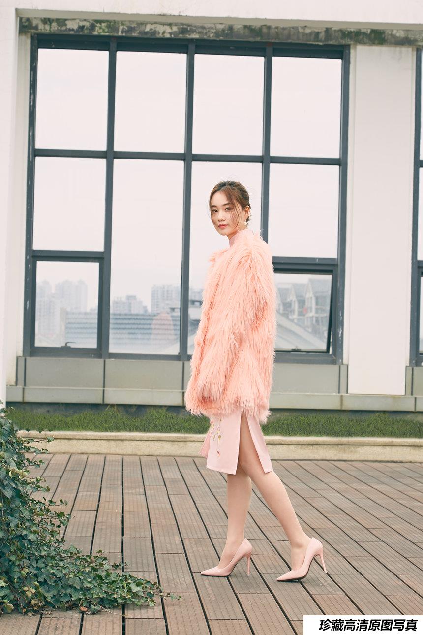 奈丝写真 NO.079 奈丝捋捋被风吹乱的秀发–露露 [34P+294M]