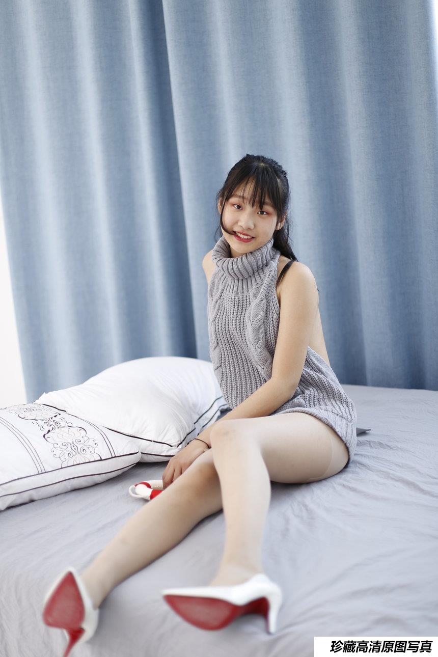 奈丝写真 NO.098 挂脖毛衣了解一下 – 蛋白粉 [32P+122M]