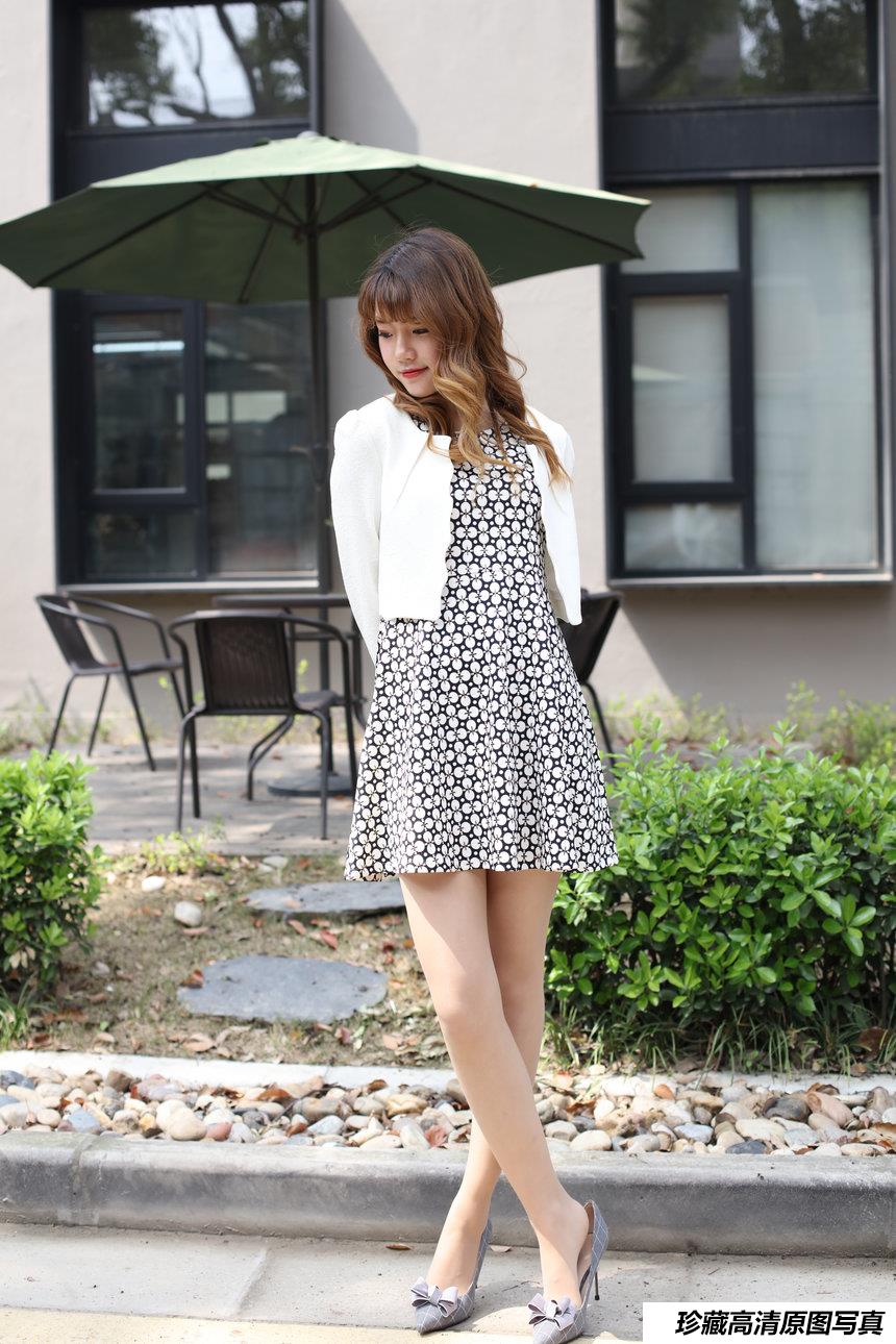 奈丝写真 NO.095 静坐庭院 细看肉丝 –高高 [42P+513M]