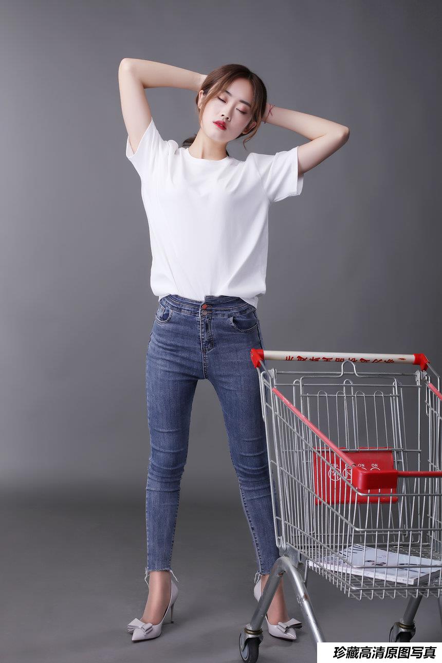 奈丝写真 NO.127 白T牛仔裤里的丝袜-可乐 [37P+592M]