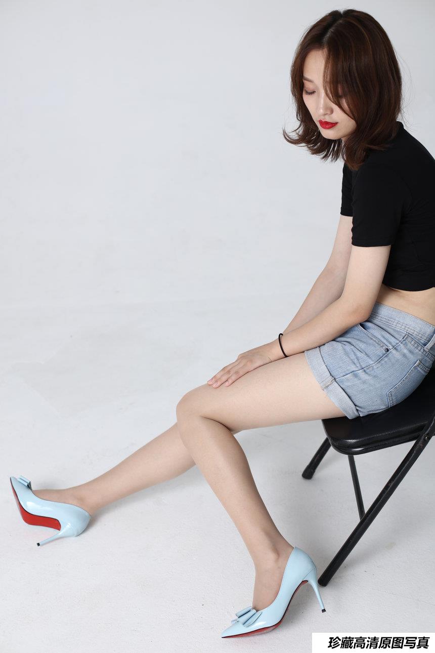 奈丝写真 NO.145 露腿的世界四季如春-莹莹 [35P+385M]