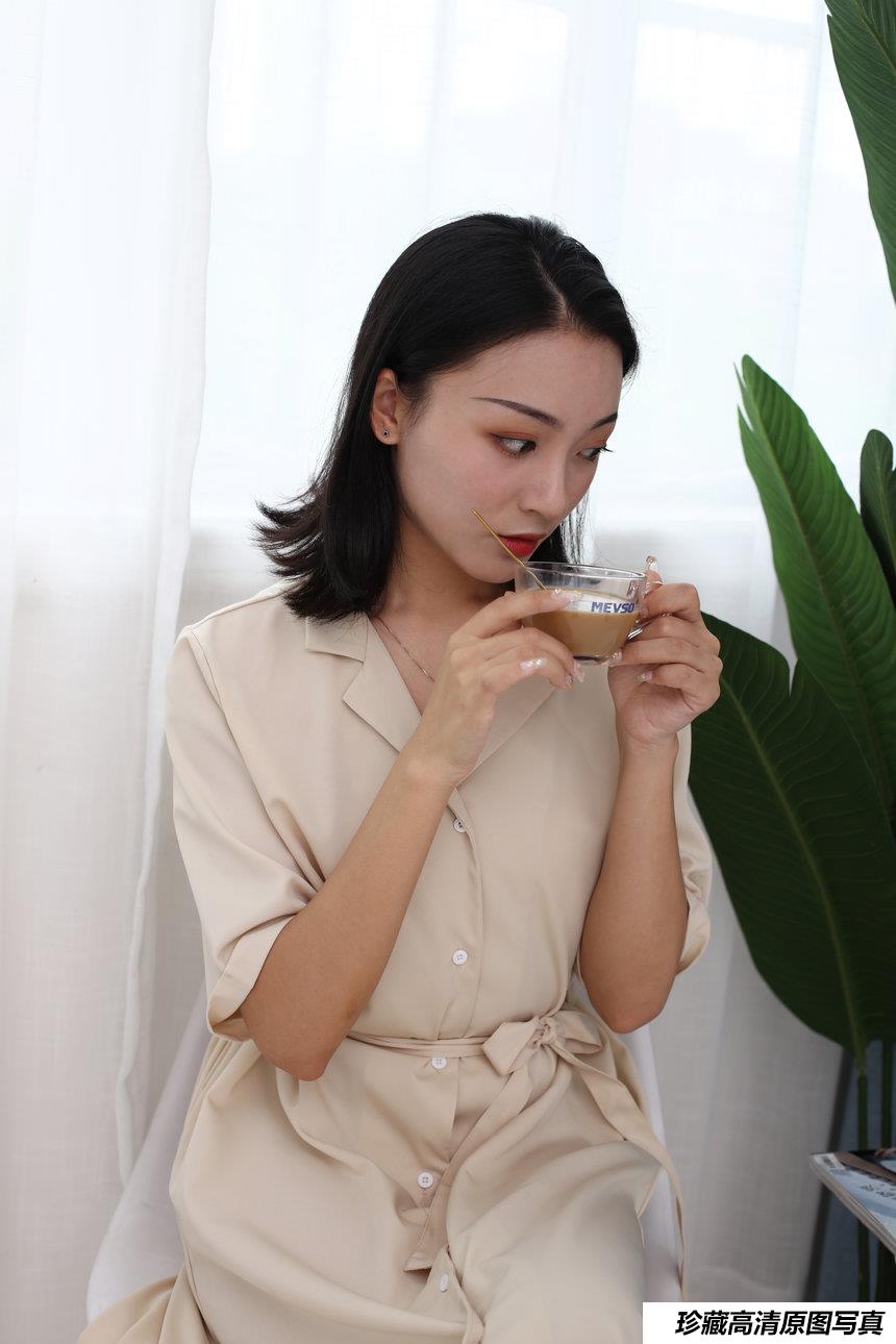 奈丝写真 NO.136 温柔奶茶色系–秀秀 [35P+299M]