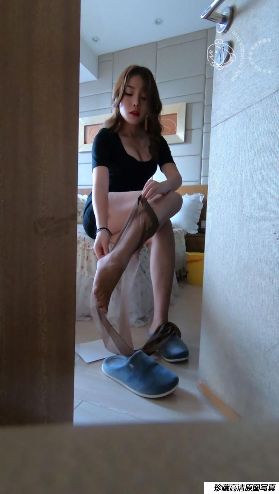 都市丽人模拍漂亮的气质居家美女芝芝[1v3.46G]