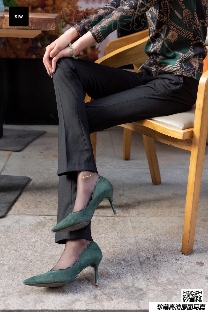 SIW斯文传媒 063 欧版翠绿印花高领长袖打底衫 - 新芳 [69P-189M]