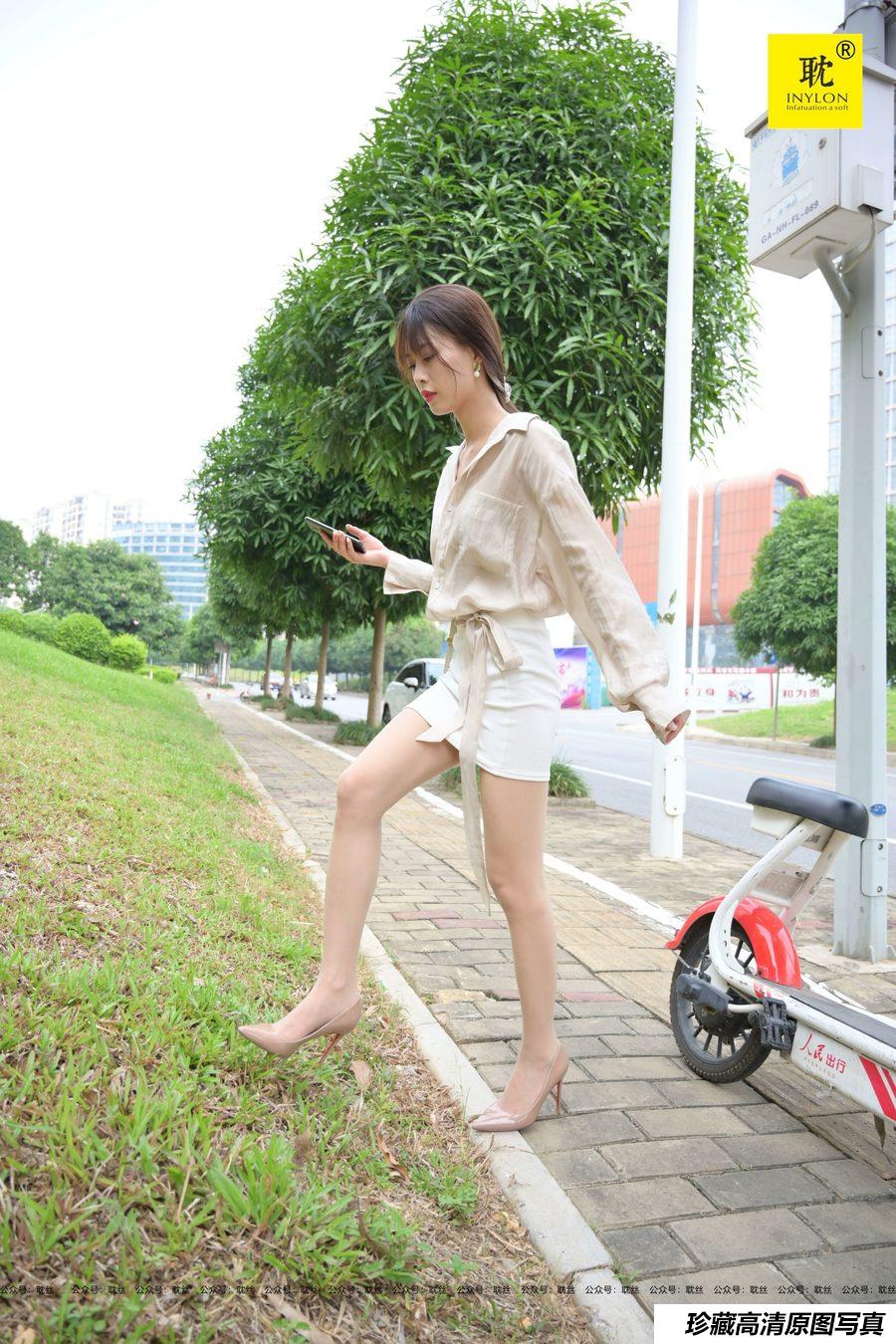 [IESS异思趣向]005 耽丝 第N种幻想之《一个人下班》⑤ 丘主管[90P／273MB]