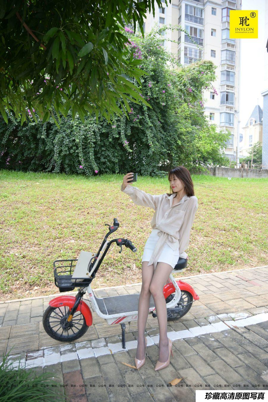 [IESS异思趣向]008 耽丝 第N种幻想之《一个人下班》⑧ [68P／196MB]