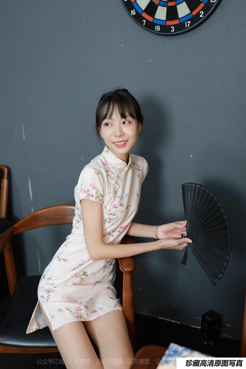 [IESS异思趣向] 2021.10.21 丝享家954：团团《长腿旗袍》[95P／137MB]