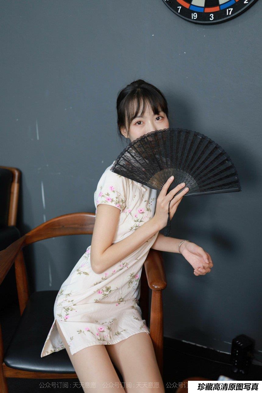 [IESS异思趣向] 2021.10.21 丝享家954：团团《长腿旗袍》[95P／137MB]