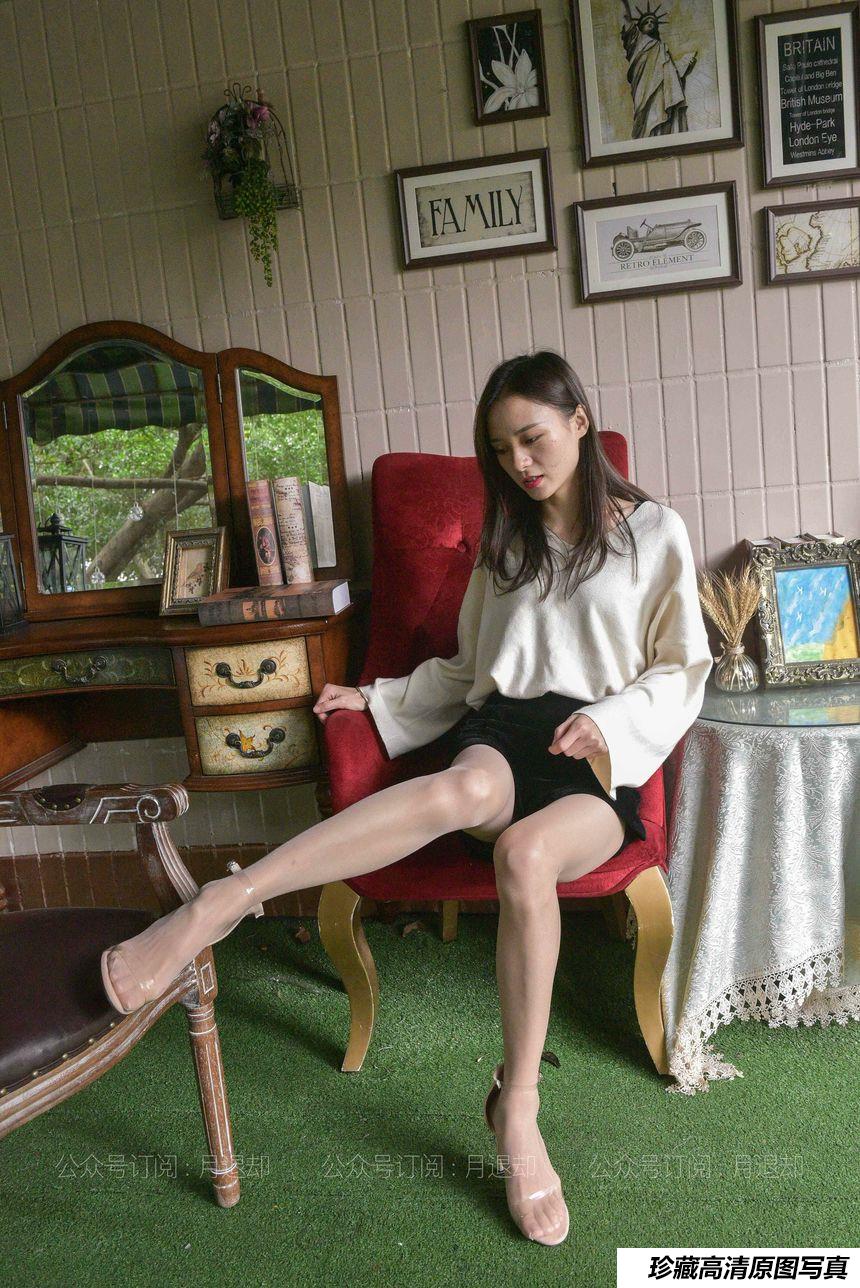 [IESS异思趣向] 耽丝022：小六 红椅上舞蹈的肉丝小六[90P／177MB]