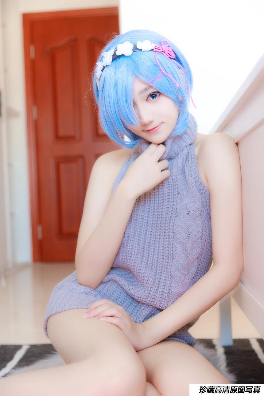 南桃Momoko NO.45 蕾姆露背毛衣 [12P-94MB]