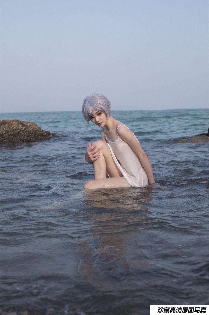 南桃Momoko NO.37 绫波丽白裙 [25P-155MB]