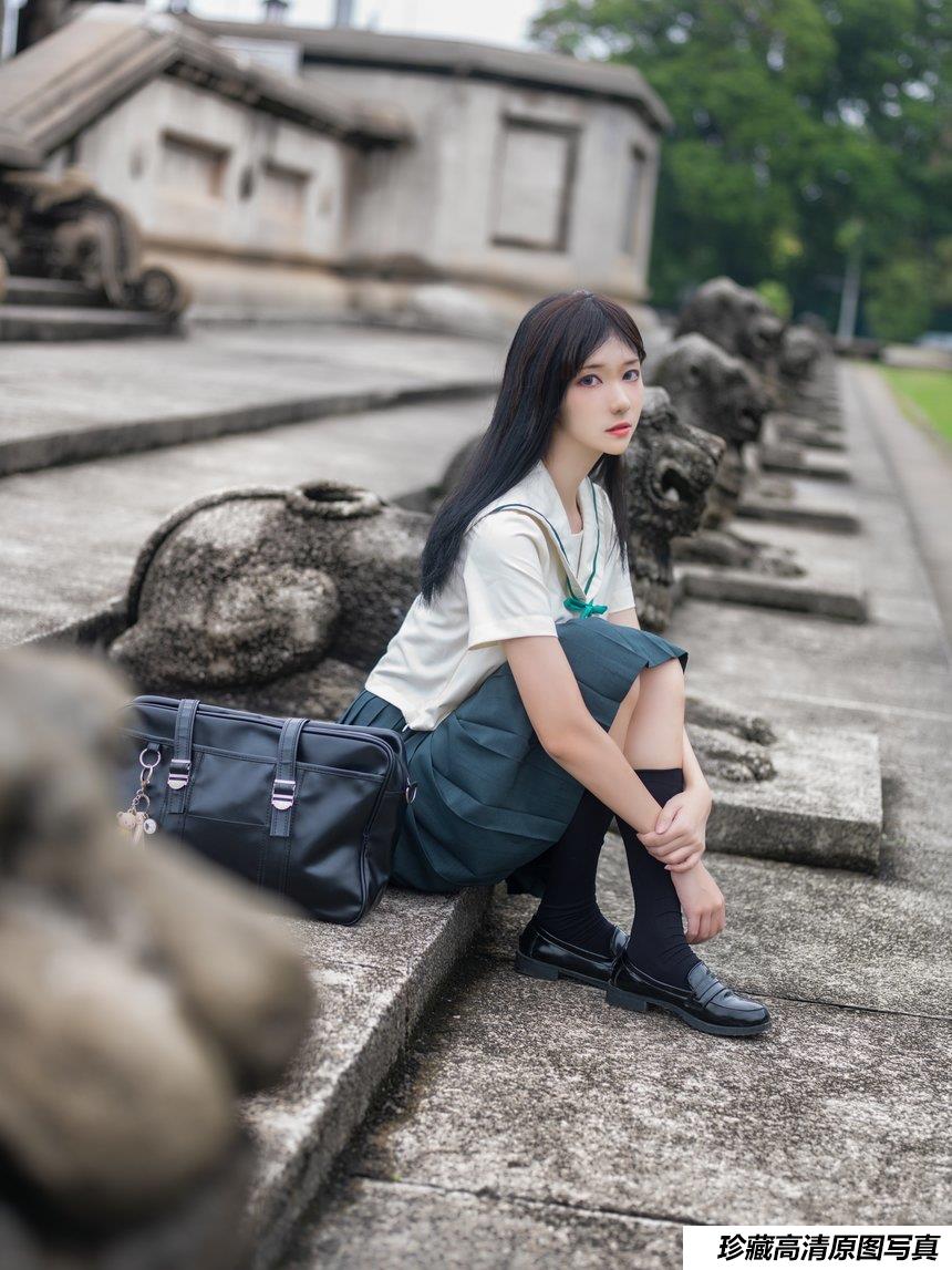 南桃Momoko NO.38 绿jk [14P-27MB]