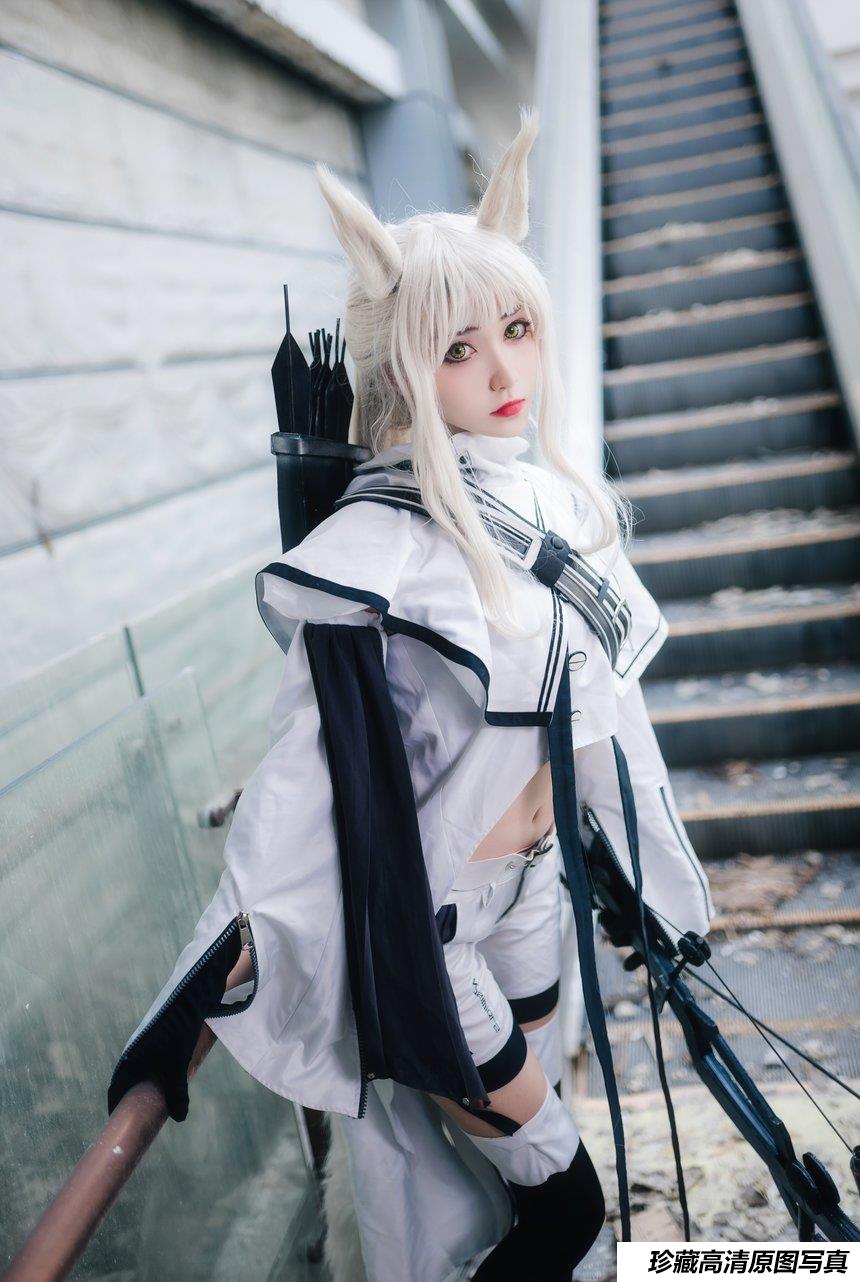 南桃Momoko NO.31 白金常服 [17P-34MB]