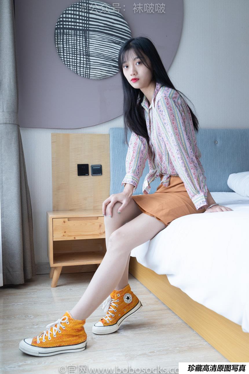 [BoBoSocks袜啵啵]NO.008 涵涵-帆布鞋、白色短棉袜、肉丝[139P+1V／3.94GB]