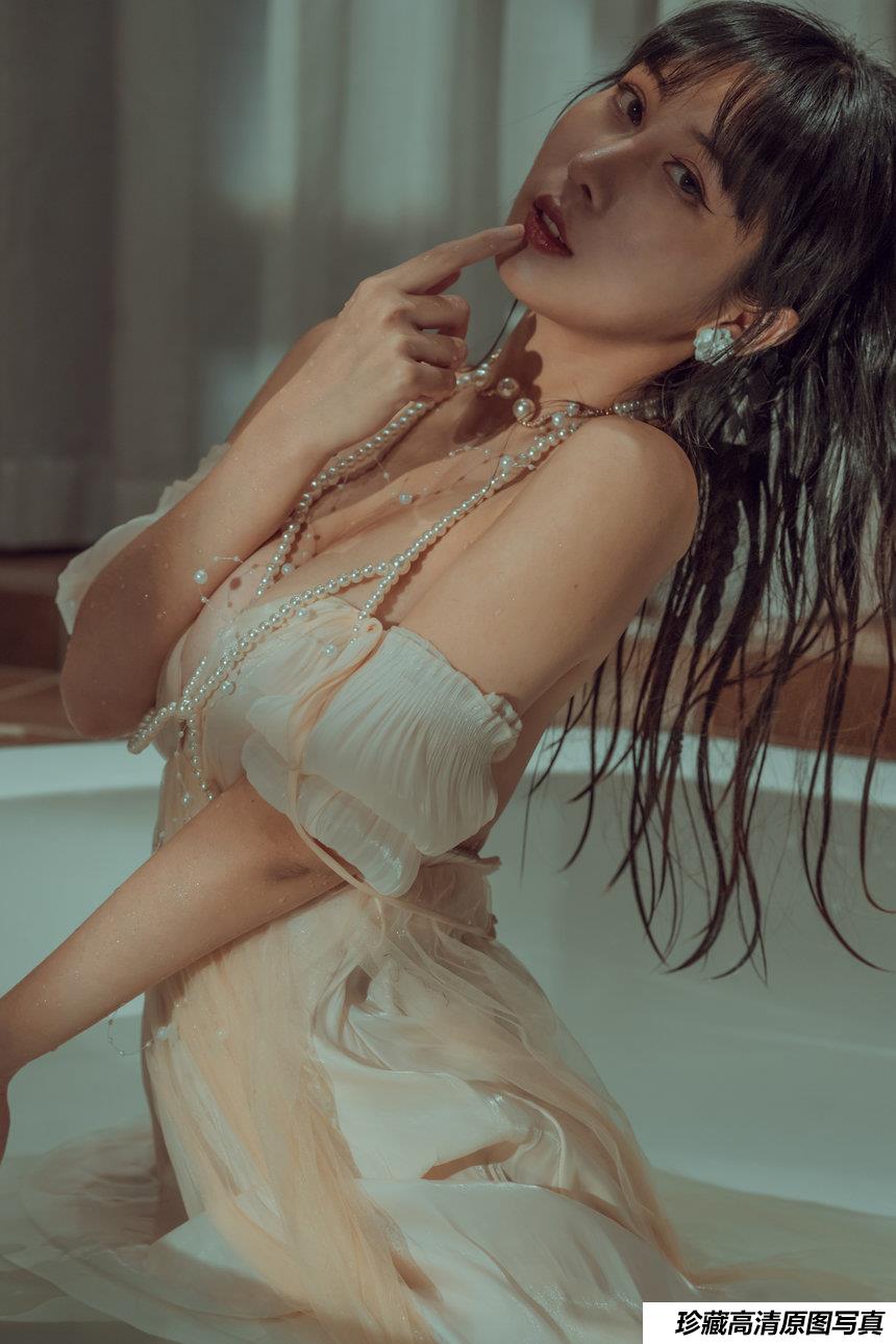 云溪溪 - 奶桃 双人百合 [61P-595MB]