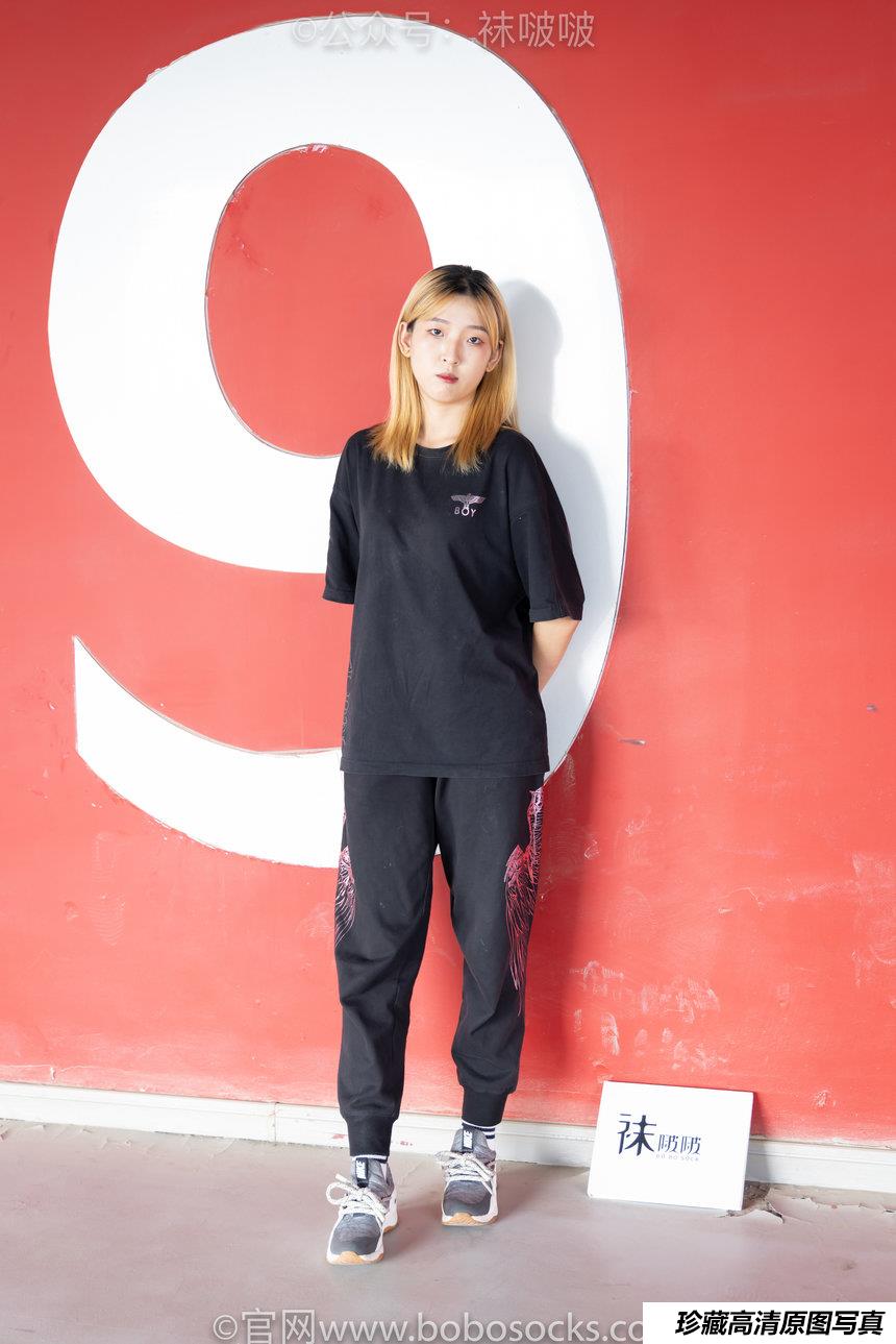 [BoBoSocks袜啵啵]NO.018 木木-运动鞋、白棉袜、裸足[136P+1V／3.94GB]-绅士图