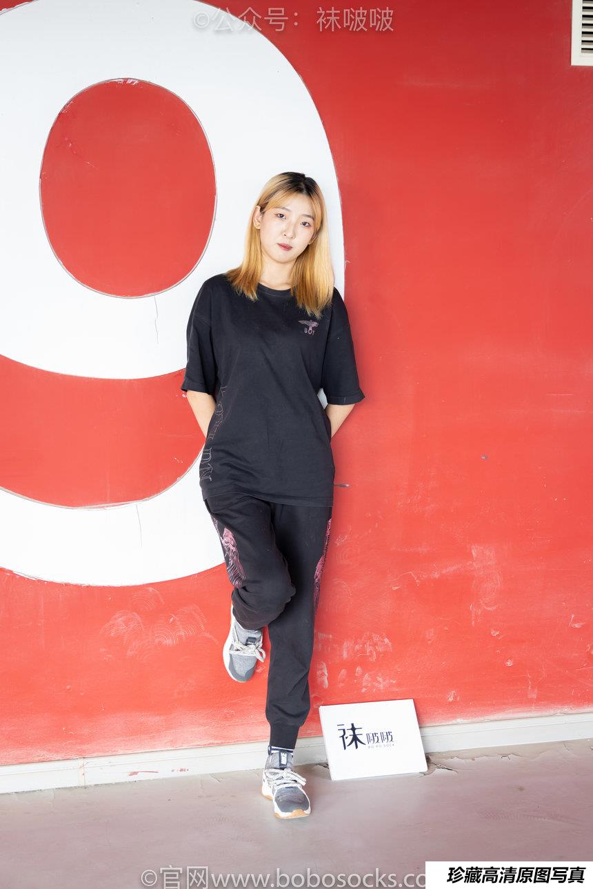 [BoBoSocks袜啵啵]NO.018 木木-运动鞋、白棉袜、裸足[136P+1V／3.94GB]