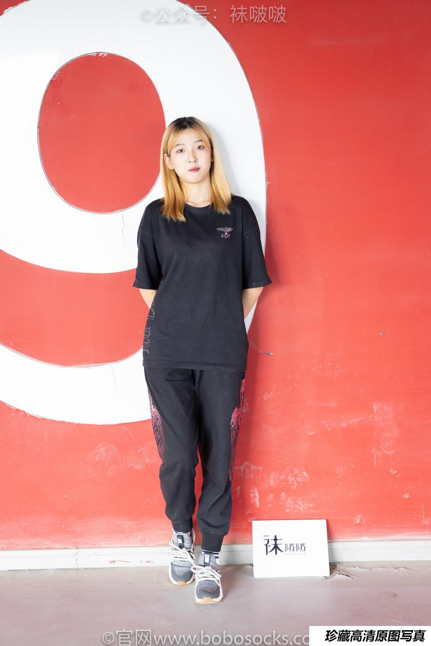 [BoBoSocks袜啵啵]NO.018 木木-运动鞋、白棉袜、裸足[136P+1V／3.94GB]