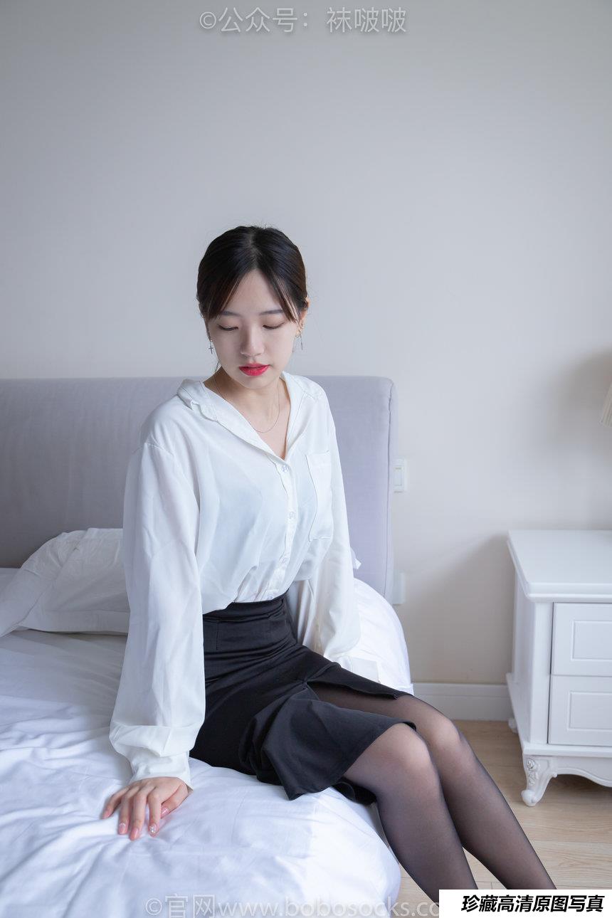 [BoBoSocks袜啵啵]NO.017 小甜豆-OL制服、高跟鞋、黑丝[131P+1V／3.73GB]