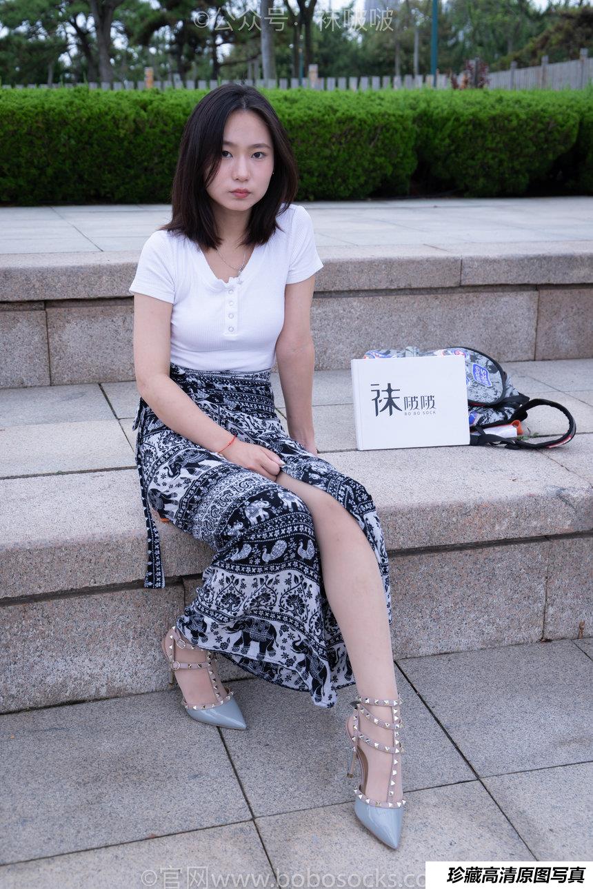 [BoBoSocks袜啵啵]NO.014 思思-华伦天奴高跟鞋、肉丝[140P+1V／6.17GB]