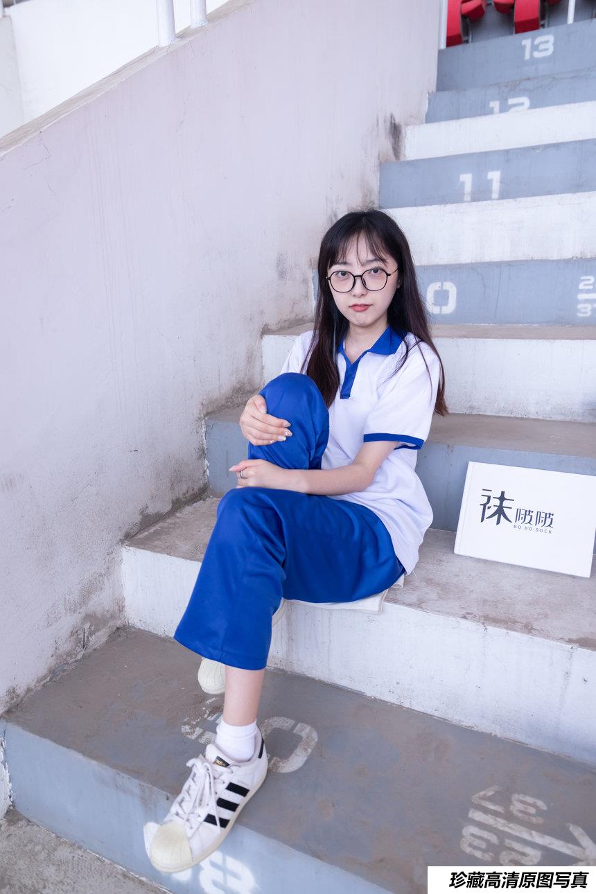 [BoBoSocks袜啵啵]NO.002 稚予-校服、贝壳头、白棉袜、裸足[13P+1V／2.99GB]