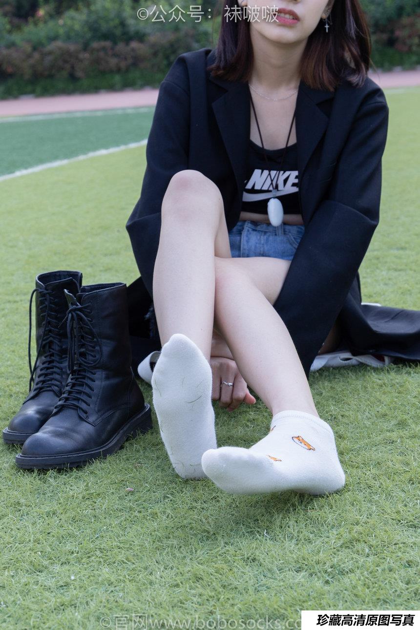 [BoBoSocks袜啵啵]NO.010 小甜豆-马丁靴、白色短棉袜、裸足[117P+1V／3.37GB]