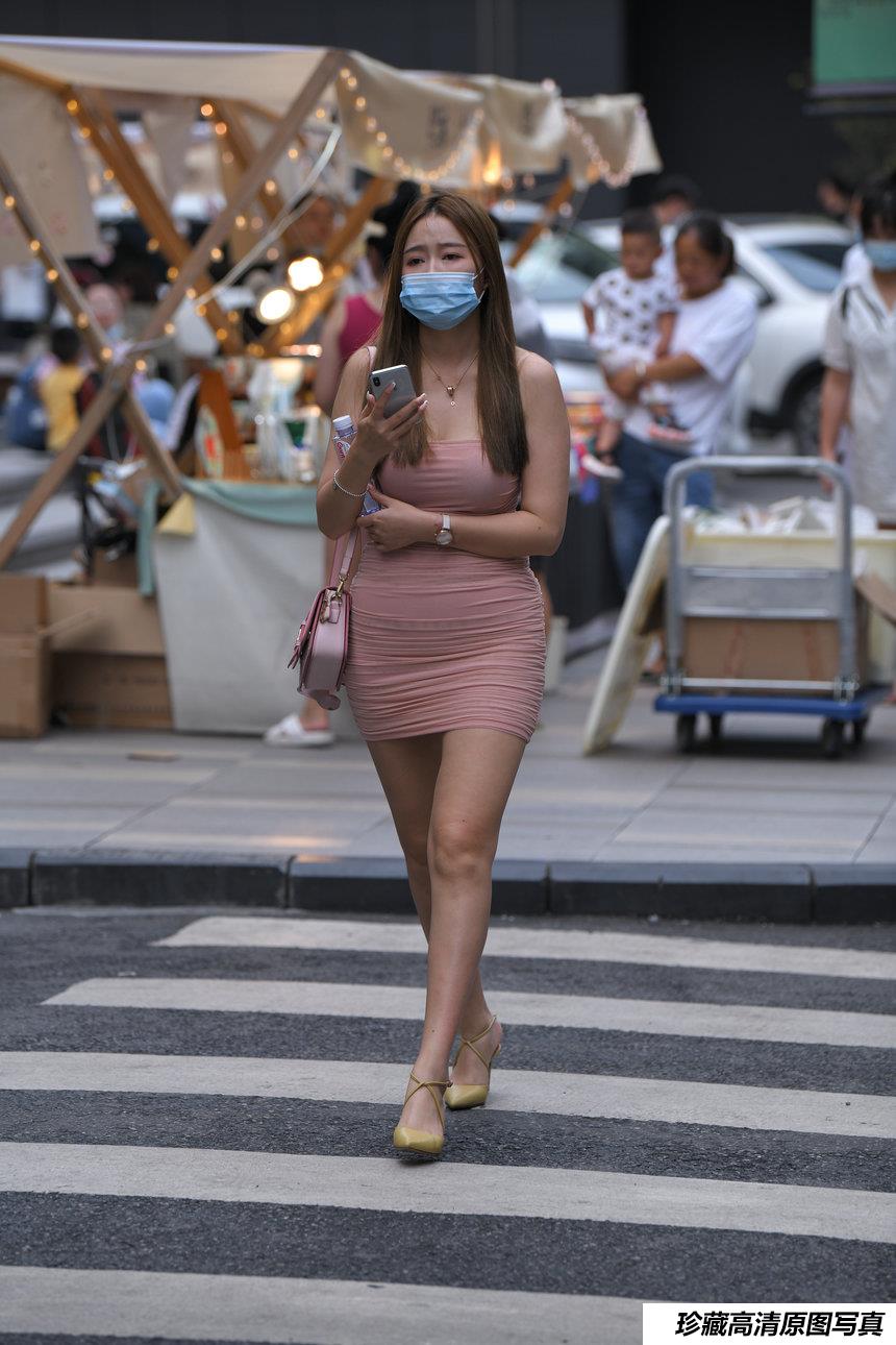 都市丽人粉色连体裙美女 [126P+1V-5.03G]