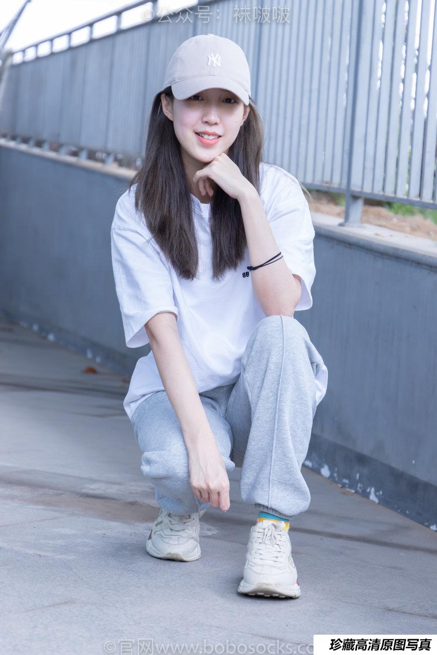 [BoBoSocks袜啵啵]NO.012 泡芙-运动鞋、白棉袜、裸足[132P+1V／3.64GB]-绅士图