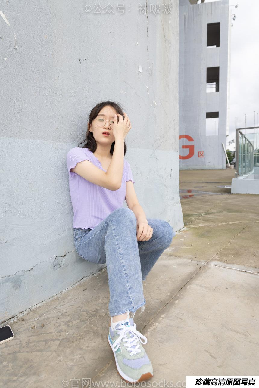 [BoBoSocks袜啵啵]NO.020 熊熊-NB运动鞋、蓝色短棉袜（踩脏）、裸足[150P+1V／4.88GB]