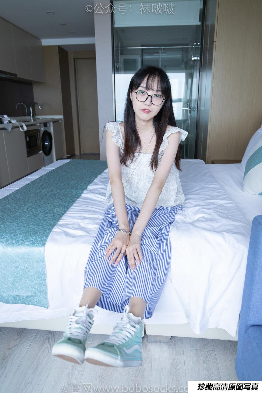 [BoBoSocks袜啵啵]NO.027 稚予- vans、白色棉袜、肉丝[136P+1V／3.35GB]