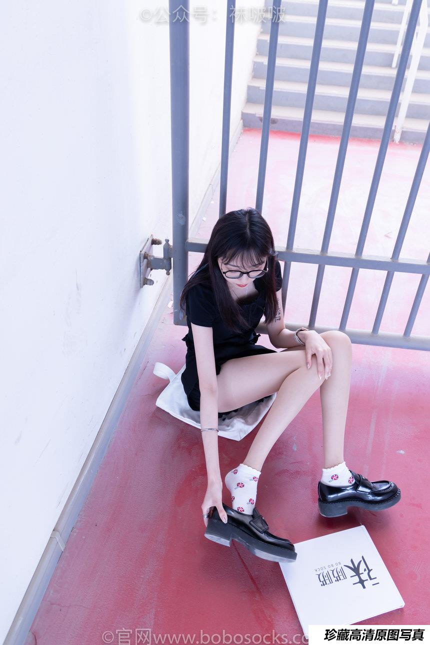 [BoBoSocks袜啵啵]NO.030 稚予- 皮鞋、短白棉袜、肉丝[141P+1V／3.02GB]-绅士图
