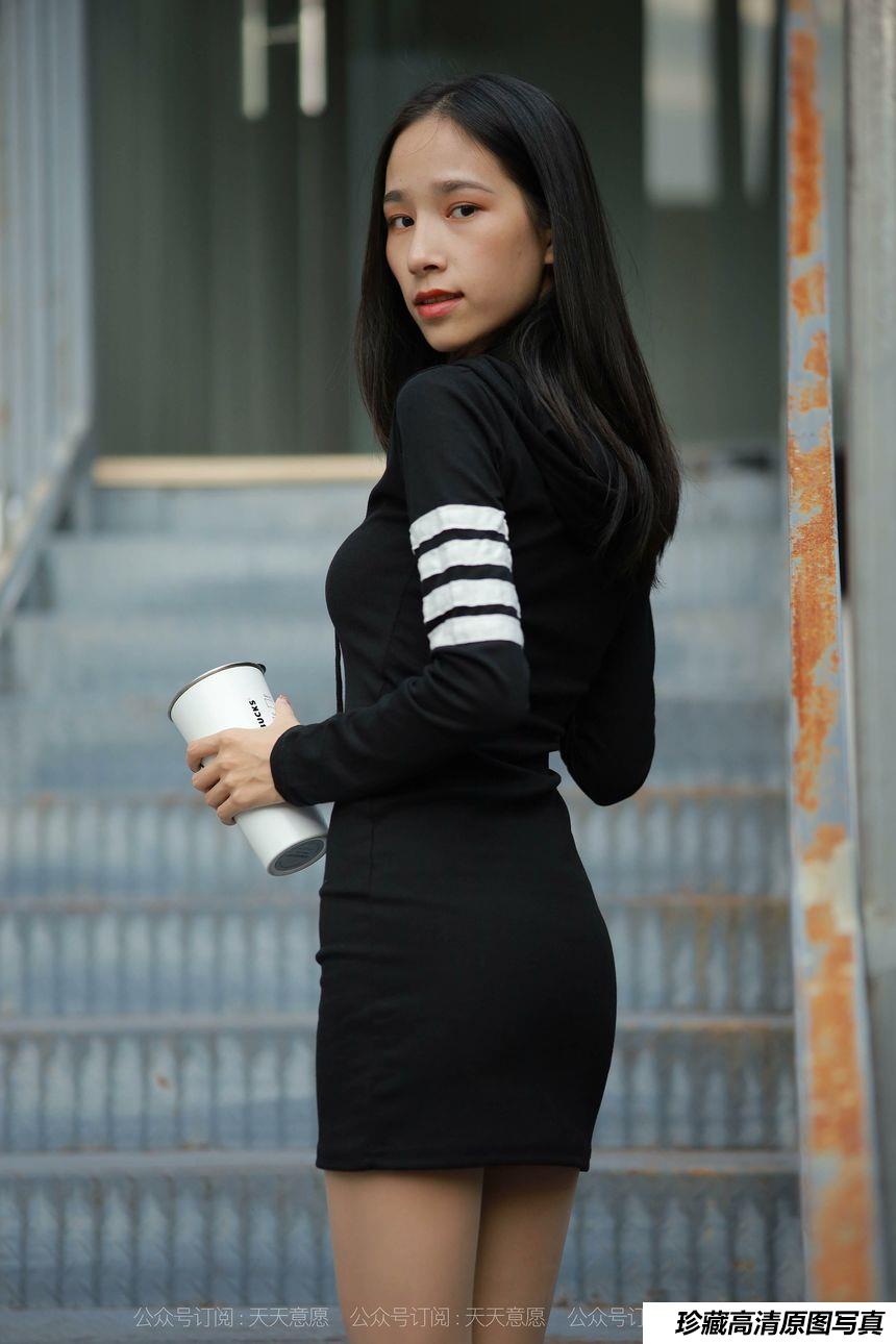 [IESS异思趣向] 2021.11.06 丝享家967：美子《天台大长腿》[77P／70MB]