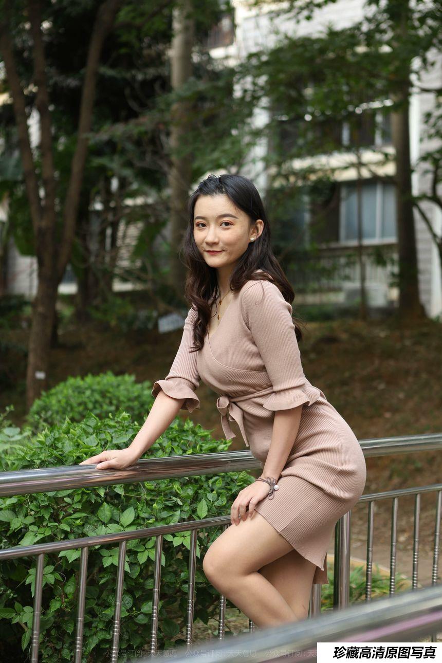 [IESS异思趣向] 2021.11.09 丝享家970：秋秋《美女阳光浴》[83P／104MB]