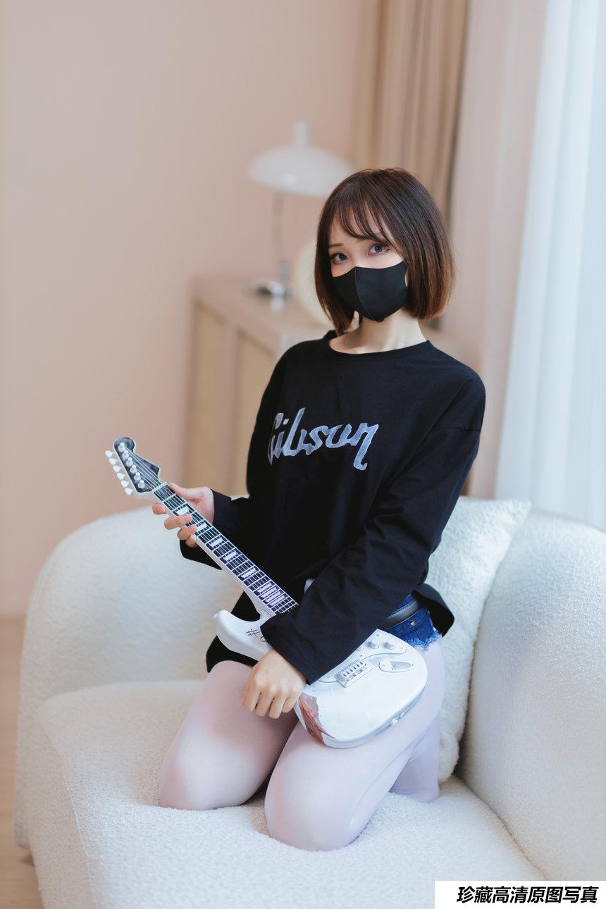 洛桑w伊梓 - NO.01 升玖老师 [38P-406MB]