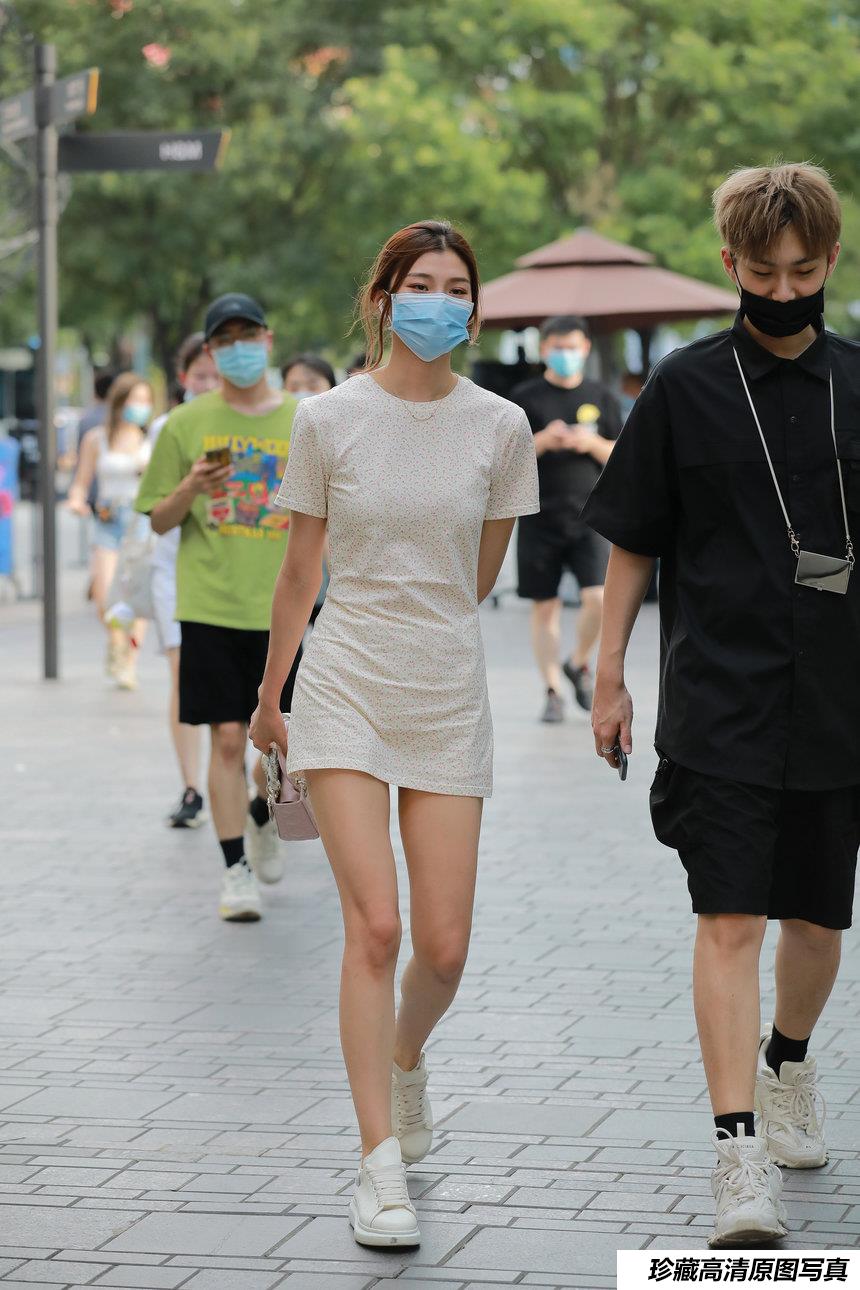 都市丽人街拍逛街的美女 【75P-861MB】