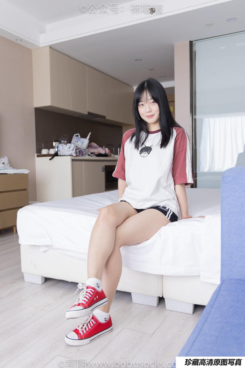 [BoBoSocks袜啵啵]NO.036 菠萝-帆布鞋、白棉袜、裸足[138P+1V／6.73GB]