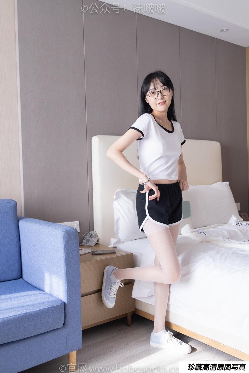 [BoBoSocks袜啵啵]NO.037 稚予-帆布鞋、短白棉袜、白丝[136P+1V／6.47MB]