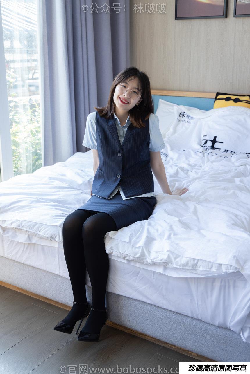 [BoBoSocks袜啵啵]NO.038 小甜豆-建行行服、高跟鞋、厚黑丝[131P+1V／6.37GB]