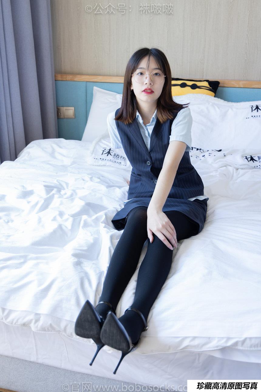 [BoBoSocks袜啵啵]NO.038 小甜豆-建行行服、高跟鞋、厚黑丝[131P+1V／6.37GB]