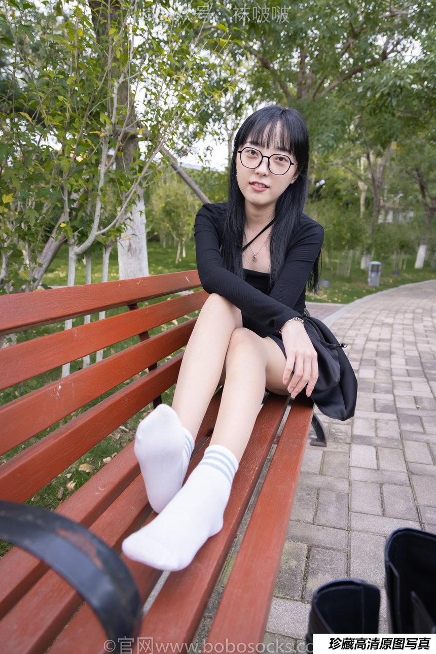 [BoBoSocks袜啵啵]NO.040 稚予-长靴、白棉袜、肉丝[137P+1V／4.81GB]