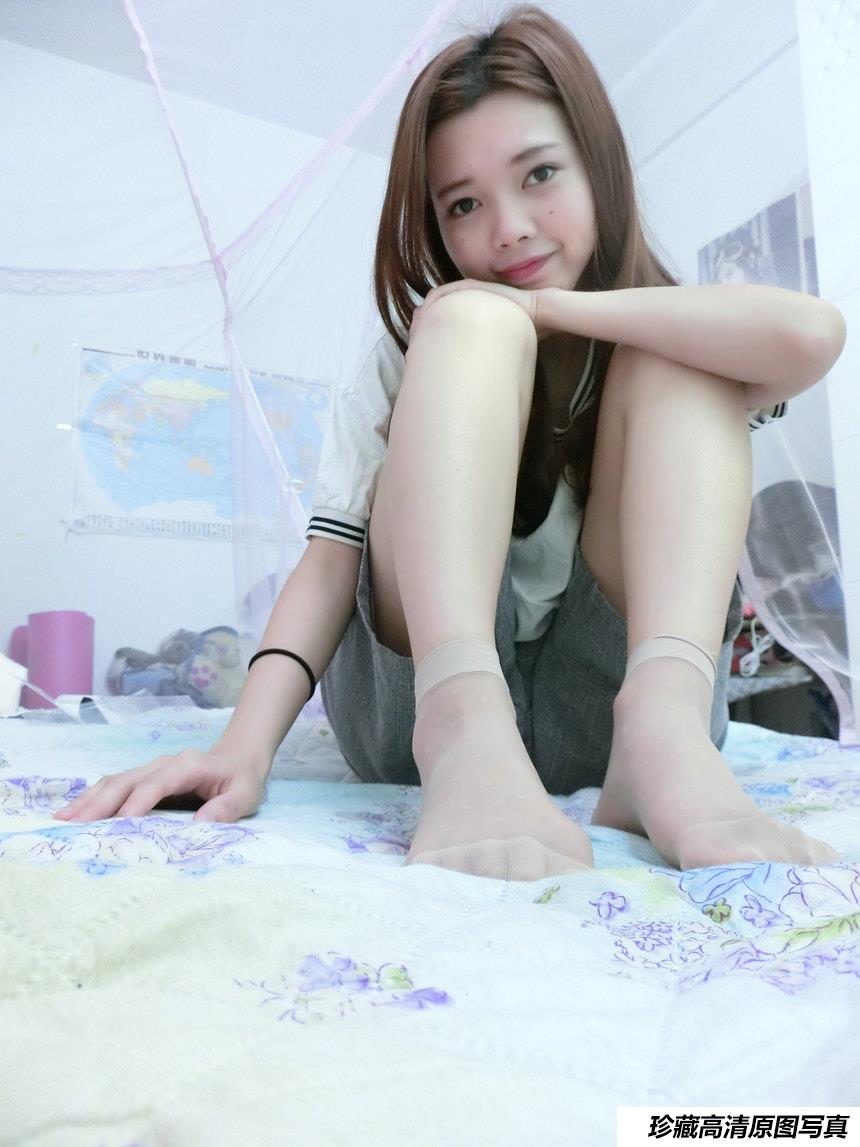 学妹校园寝室短丝系列021期 连小妮[78P／43.7MB]