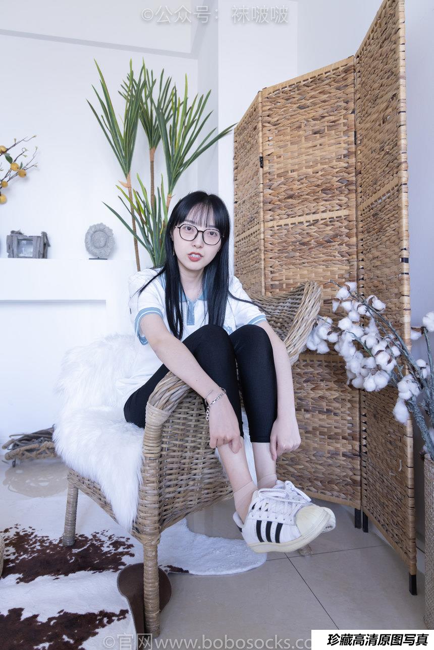 [BoBoSocks袜啵啵]NO.044 稚予-贝壳头、匡威帆布鞋、短肉丝[154P+1V／5.39GB]