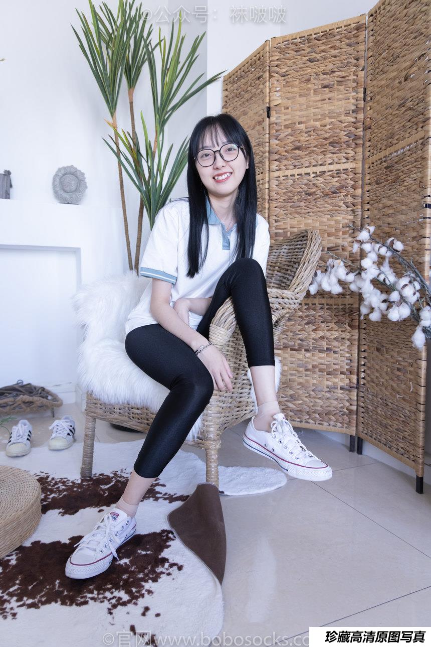 [BoBoSocks袜啵啵]NO.044 稚予-贝壳头、匡威帆布鞋、短肉丝[154P+1V／5.39GB]