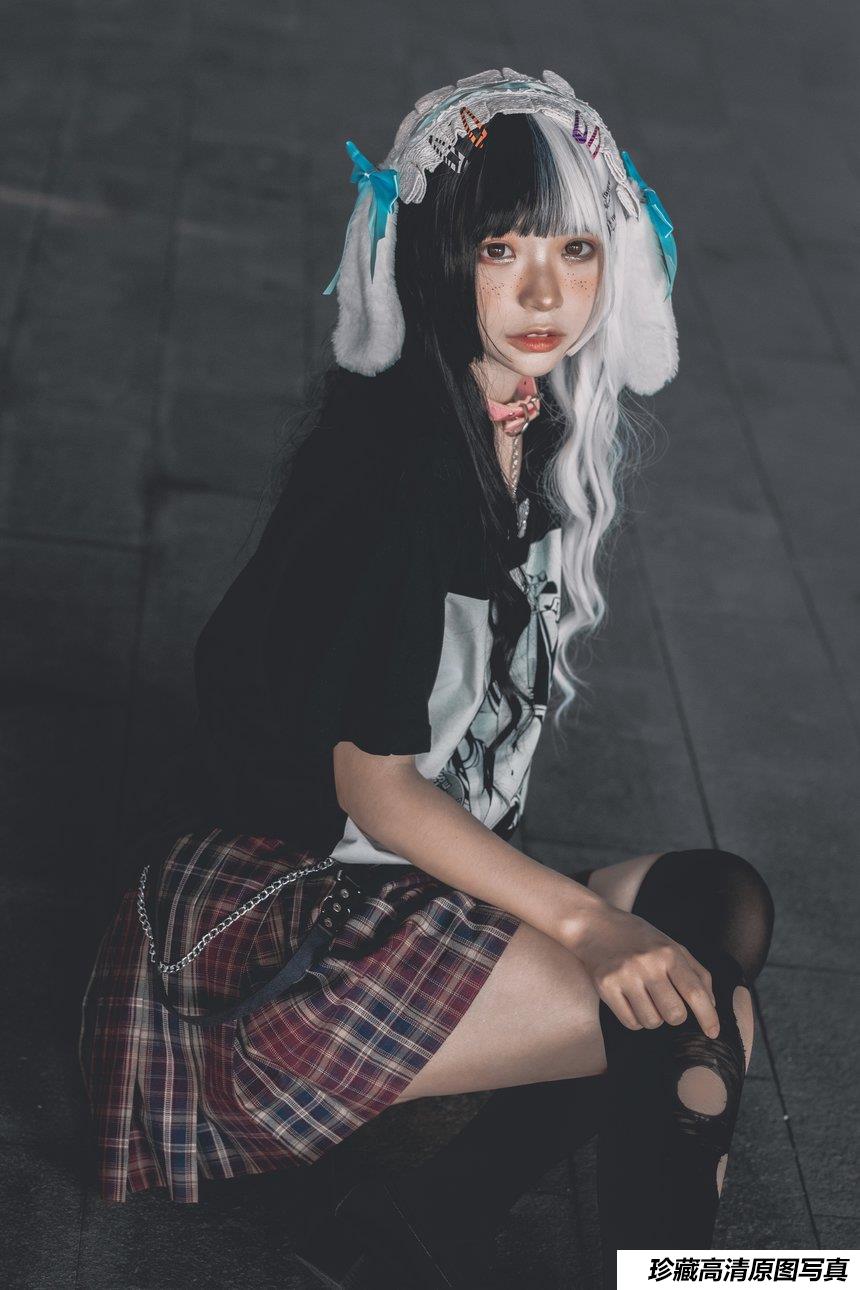 疯猫ss - NO.99 雀斑少女 [12P-220M]