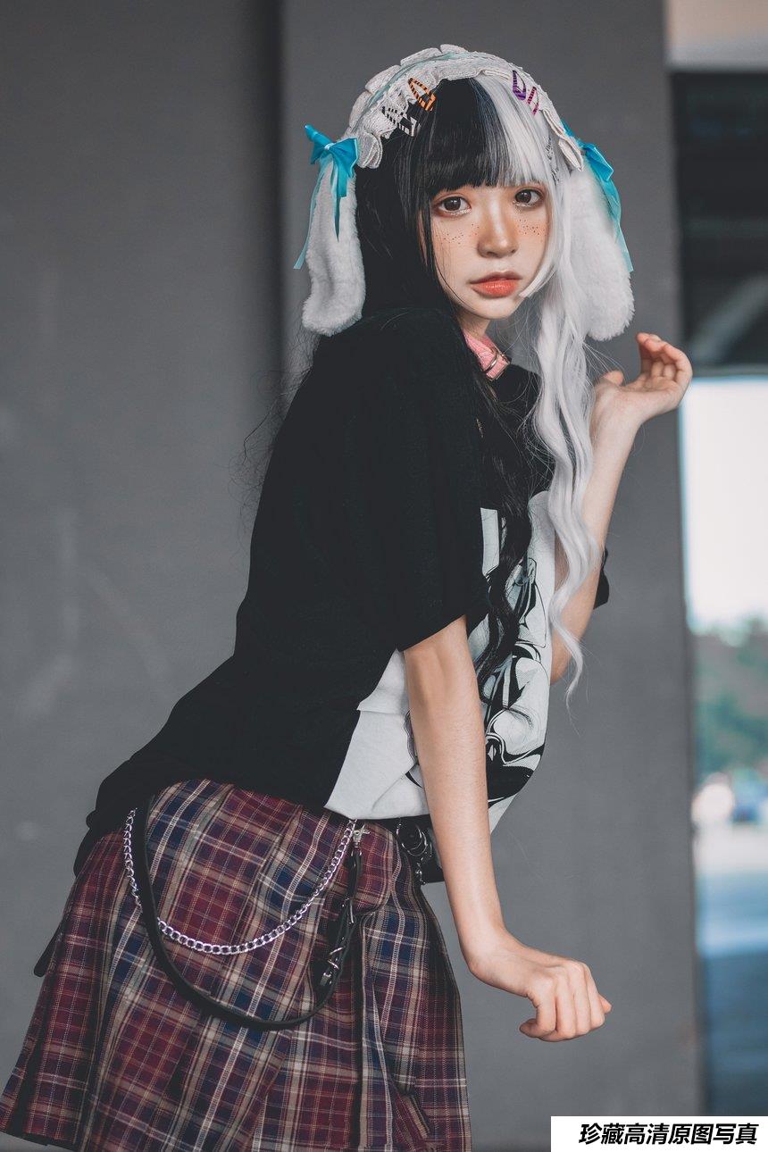 疯猫ss - NO.99 雀斑少女 [12P-220M]