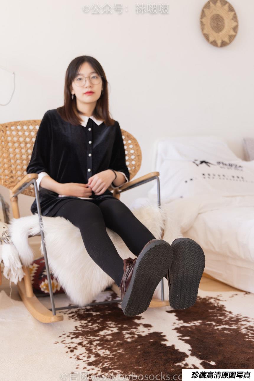[BoBoSocks袜啵啵]NO.053 小甜豆-皮鞋、厚黑丝、黑色蕾丝船袜[143P+1V／7.91GB]