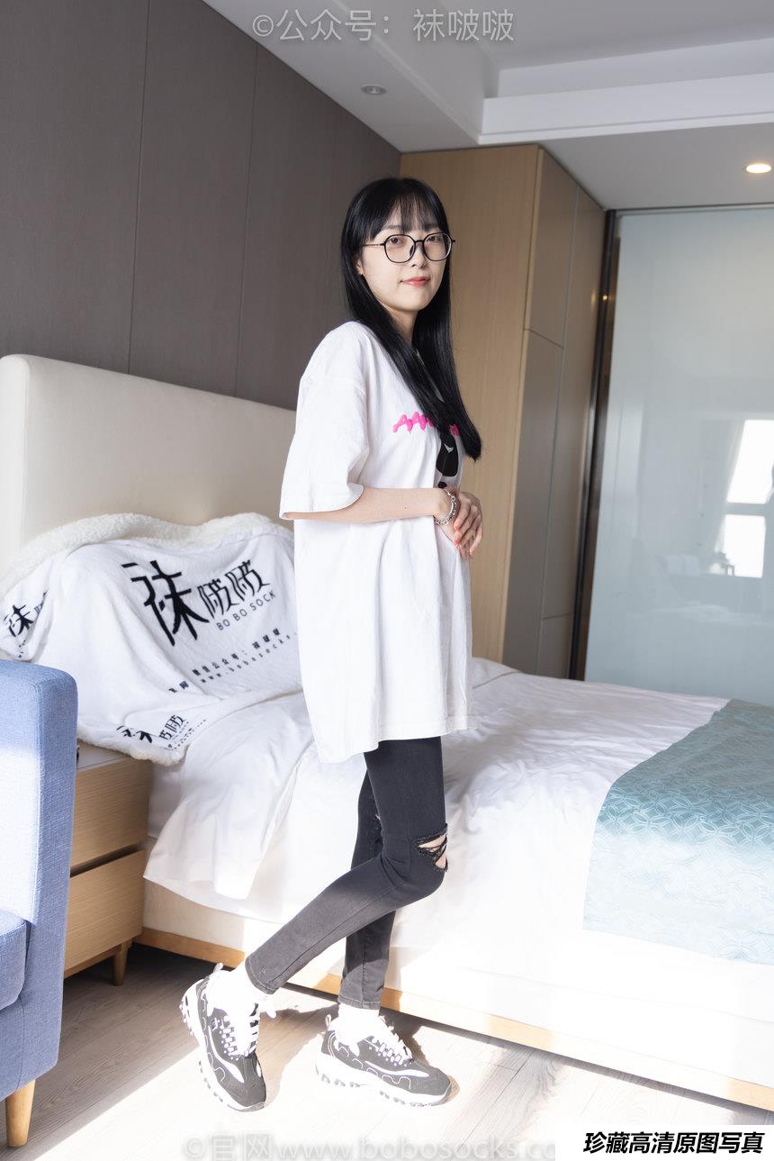 [BoBoSocks袜啵啵]NO.055 稚予-斯凯奇运动鞋、白棉袜、黑棉袜[139P+1V／6.67GB]