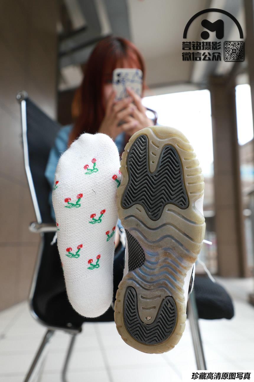 [誉铭传媒]袜足摄影 2021年 NO.012[84P+1V／931MB]